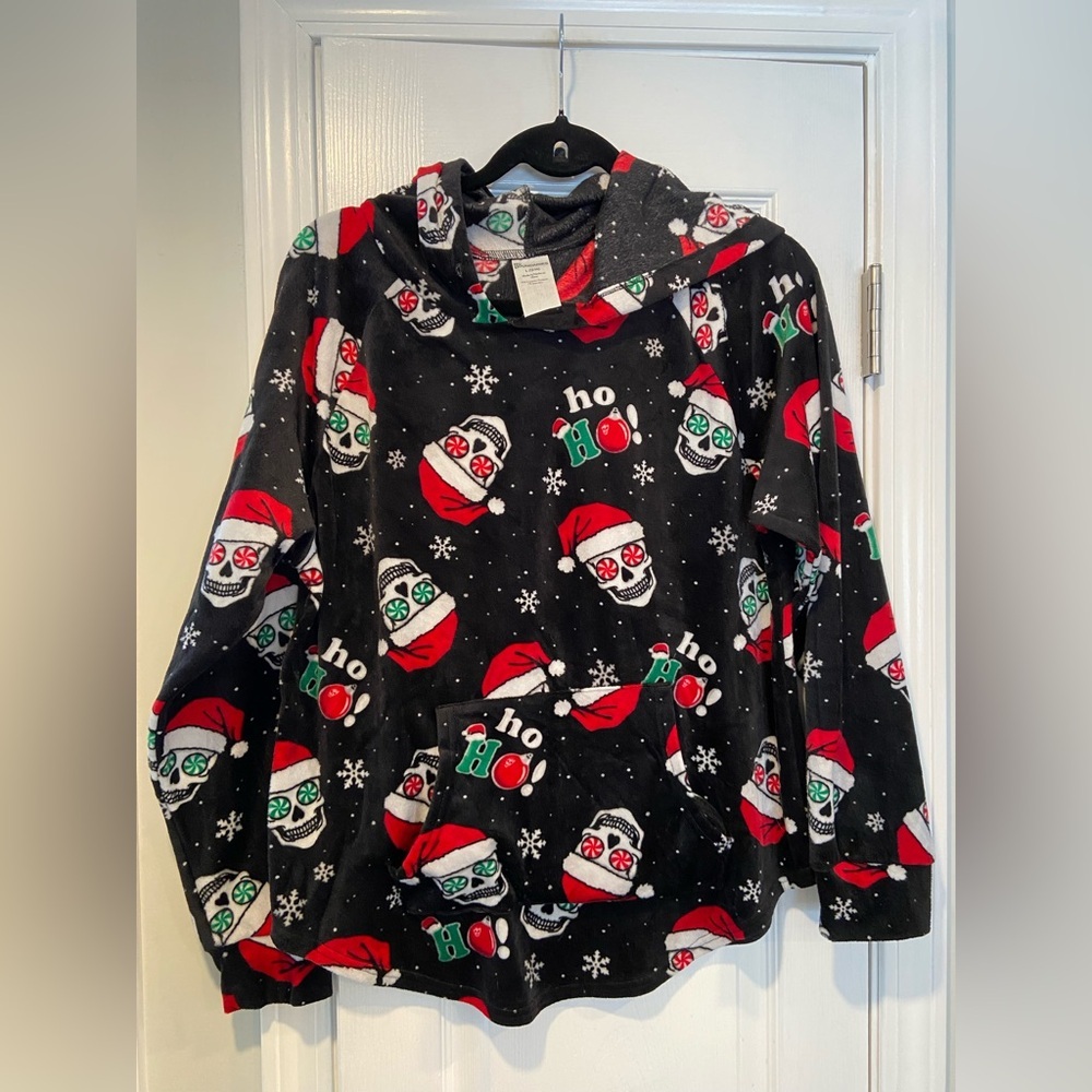 No Boundaries Size L Black Velour Christmas Hoodie Sweatshirt Skulls Candy Comfy